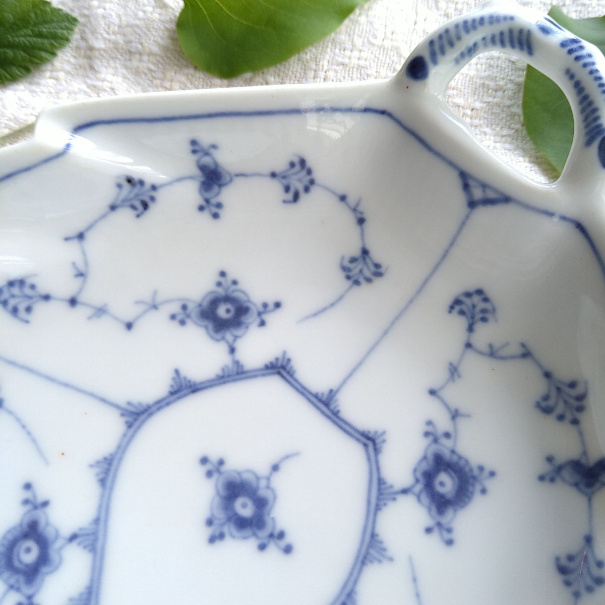 廃盤ブルーフルーテッドリーフ皿 1924～1934年のRoyalCopenhagenブルーフルーテッドプレイン葉っぱ皿約