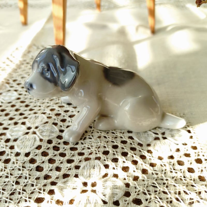 RoyalCopenhagenたそがれ子犬のフィギュリンは高さ約6㎝H