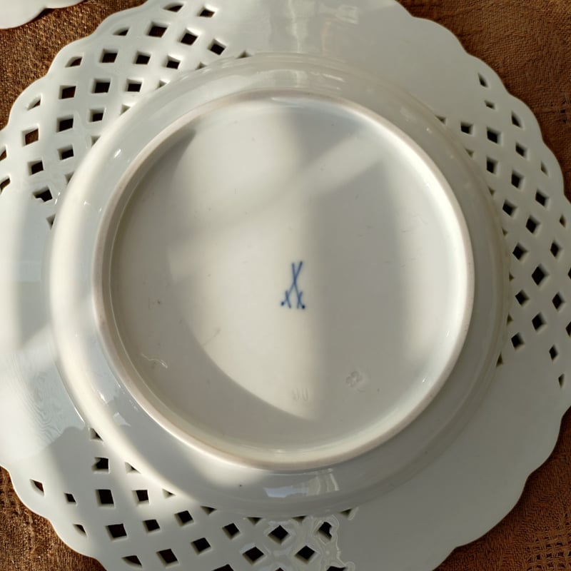 2枚セット1924年以前Meissen色小花のレース金彩プレート直径約21㎝D