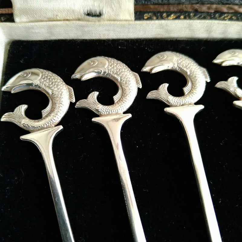 アイルランドDublinダブリン🐬(たぶん）イルカのカクテルピック6本