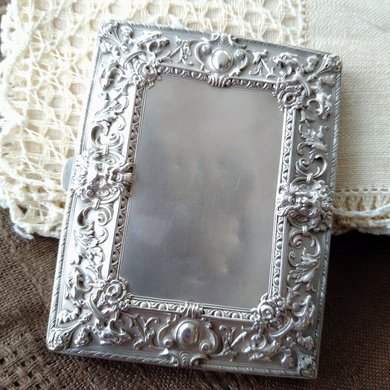 水辺のフェアリーのシガレットケース約9㎝×7㎝スターリングシルバーは