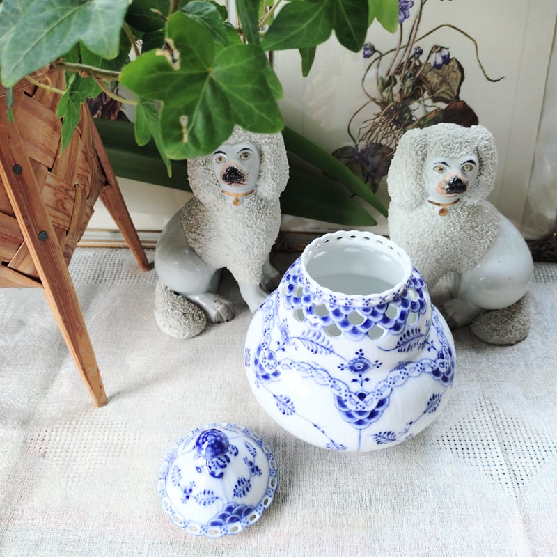 【美品】ロイヤルコペンハーゲン　ブルーフラワー 蓋付 ポプリポット　天使 未使用保管品 ROYAL COPENHAGEN ロイヤルコペンハーゲン ブルー