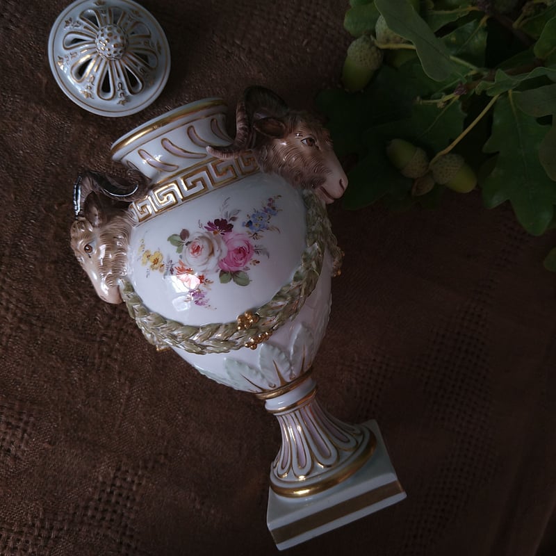 Meissen1924年以前🐐山羊と月桂樹のレリーフのポプリベース高さ Meissen1924年以前🐐山羊と月桂樹のレリーフのポプリベース高さ