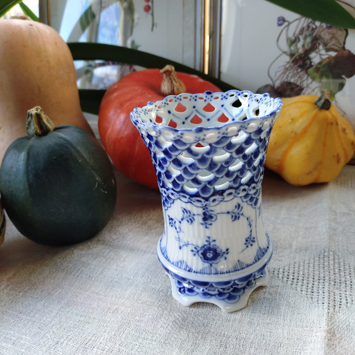 RoyalCopenhagenのシガレットホルダー(大)型番号1016、高さ約