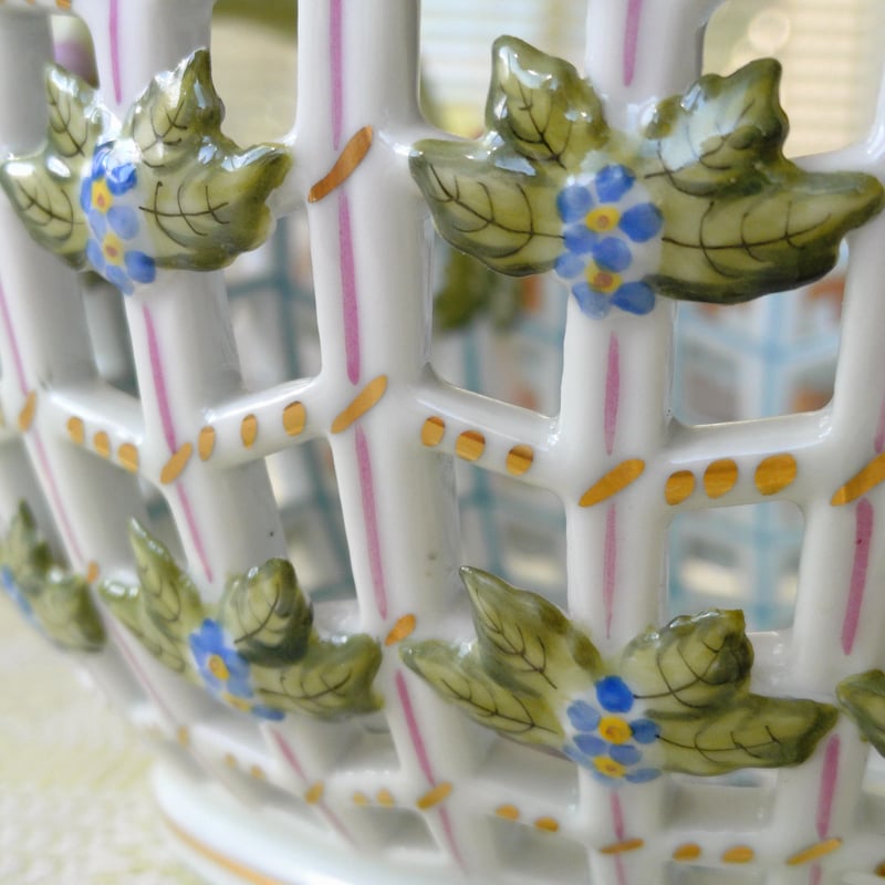 Herendヘレンドロスチャイルドバードの透かしのバスケット直径約