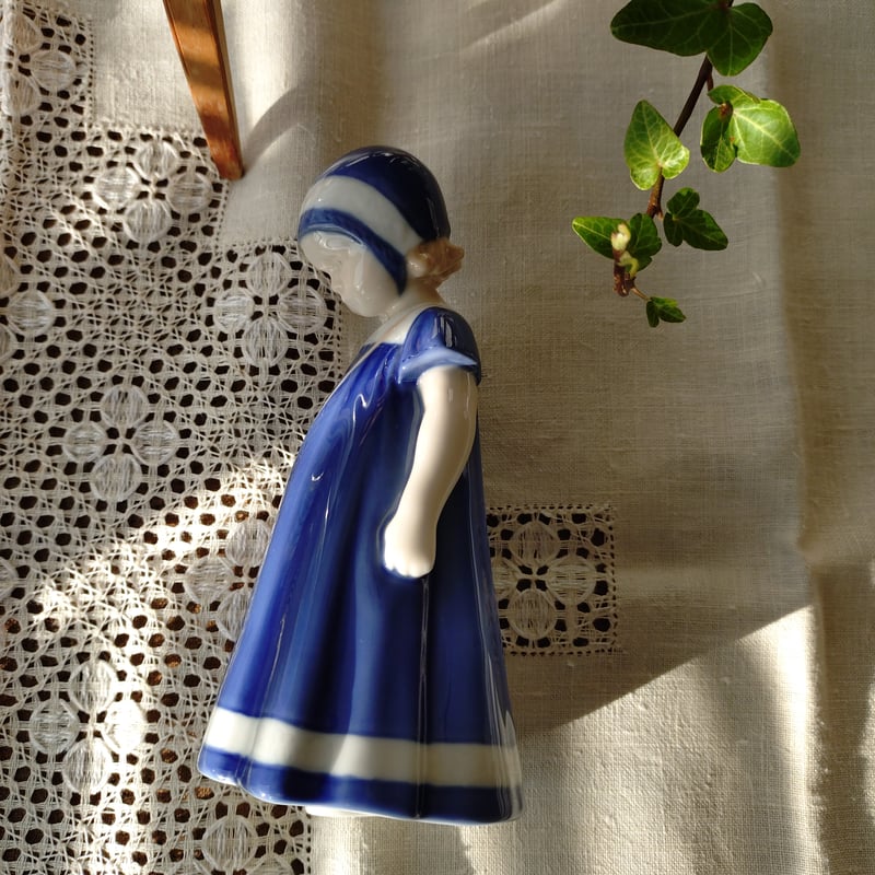 Bing＆GrondahlのElseちゃん・青いドレスの女の子のフィギュリン高さ約