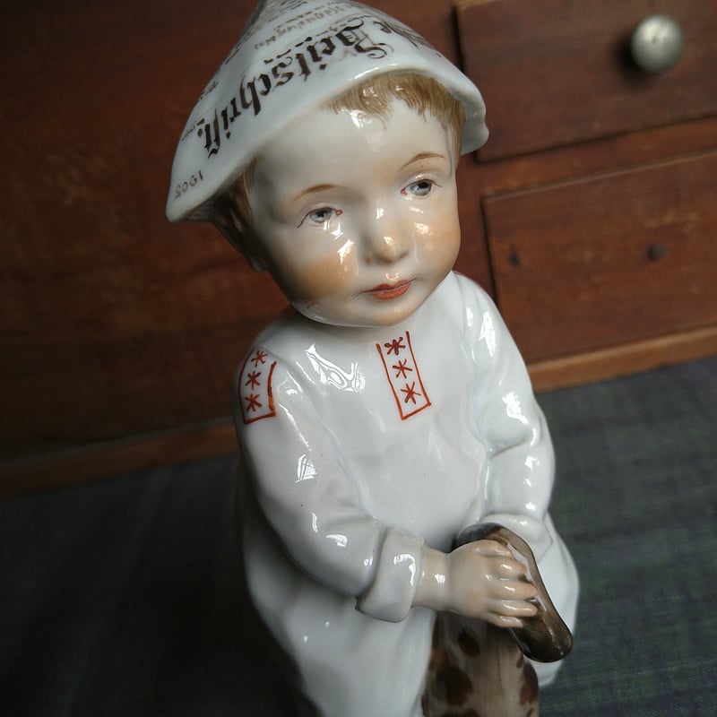 Meissen1905～1924年のヘンチェルの子供達/木馬で遊ぶ子 高さ約17㎝幅