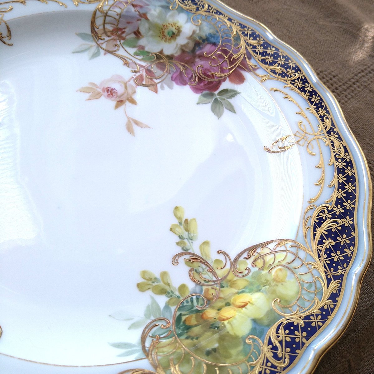 1850～1924年のMeissenマイセン、コバルトと金彩に自然主義様式の花々