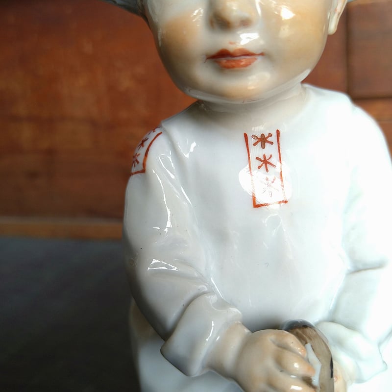 Meissen1905～1924年のヘンチェルの子供達/木馬で遊ぶ子 高さ約17㎝幅