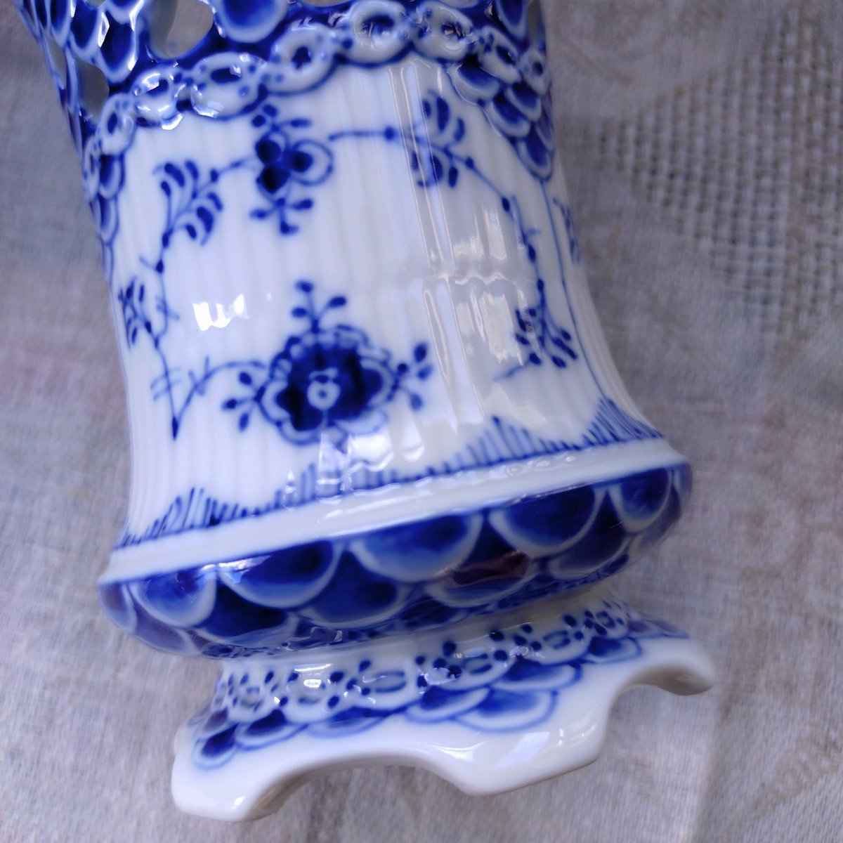 RoyalCopenhagenのシガレットホルダー(大)型番号1016、高さ約