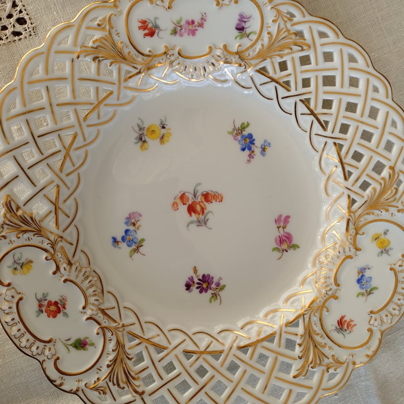 2枚セット1924年以前Meissen色小花のレース金彩プレート直径約21㎝D