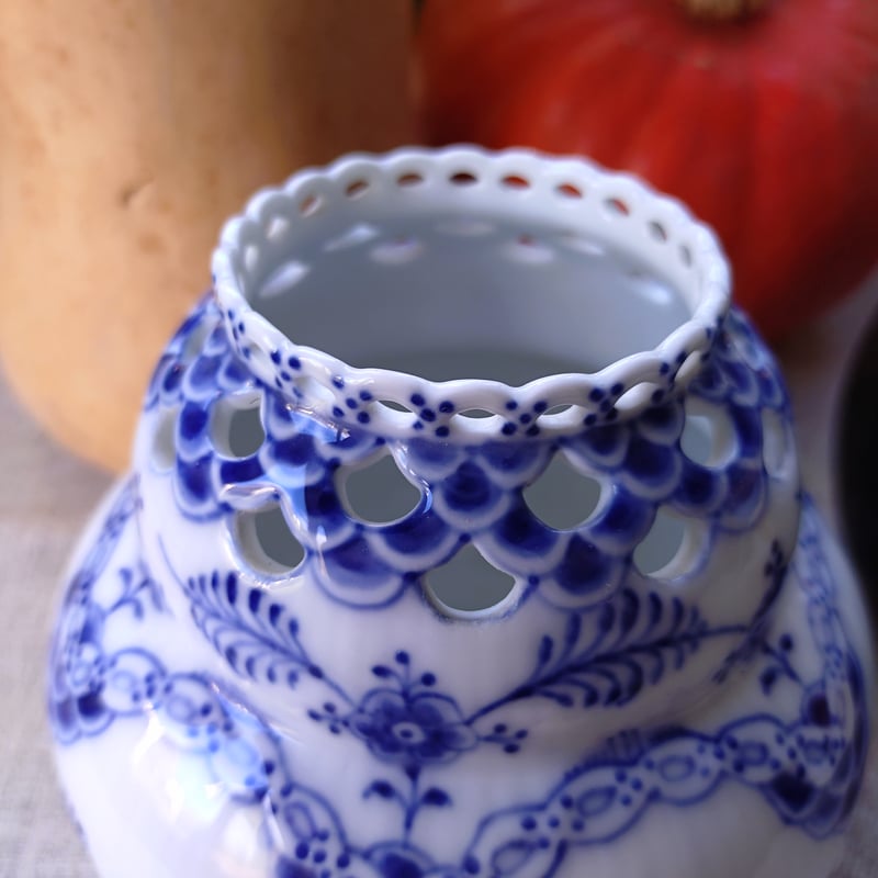 1889-1922年RoyalCopenhagenフルレースのポプリポット蓋付き高さ約15.5