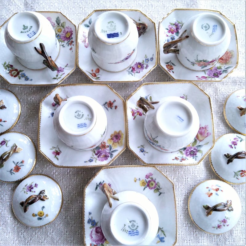 ロイヤルコペンハーゲン レアな1880年代のサクソンフラワー花瓶