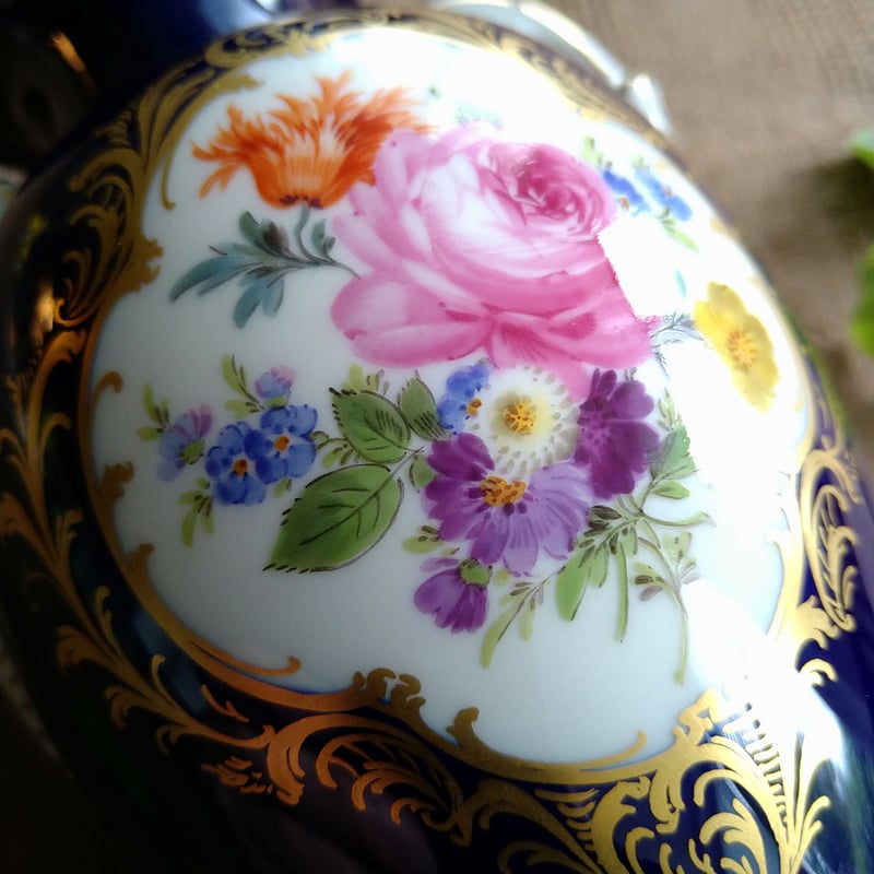 Meissenマイセン、コバルトにフラワーブーケの花瓶、高さ約23.7 Meissenマイセン、コバルトにフラワーブーケの花瓶、高さ約23.7
