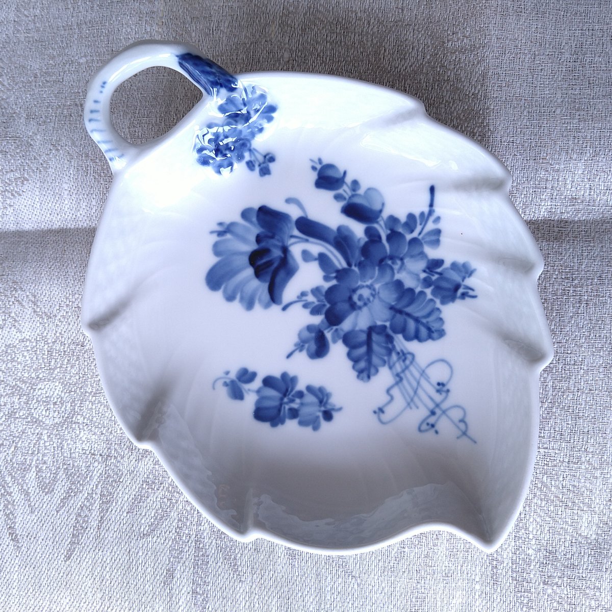   ブルーフルーテッド リーフ オープン シュガー 1975～1979年RoyalCopenhagenブルーフラワーカーブのリーフ型小さい