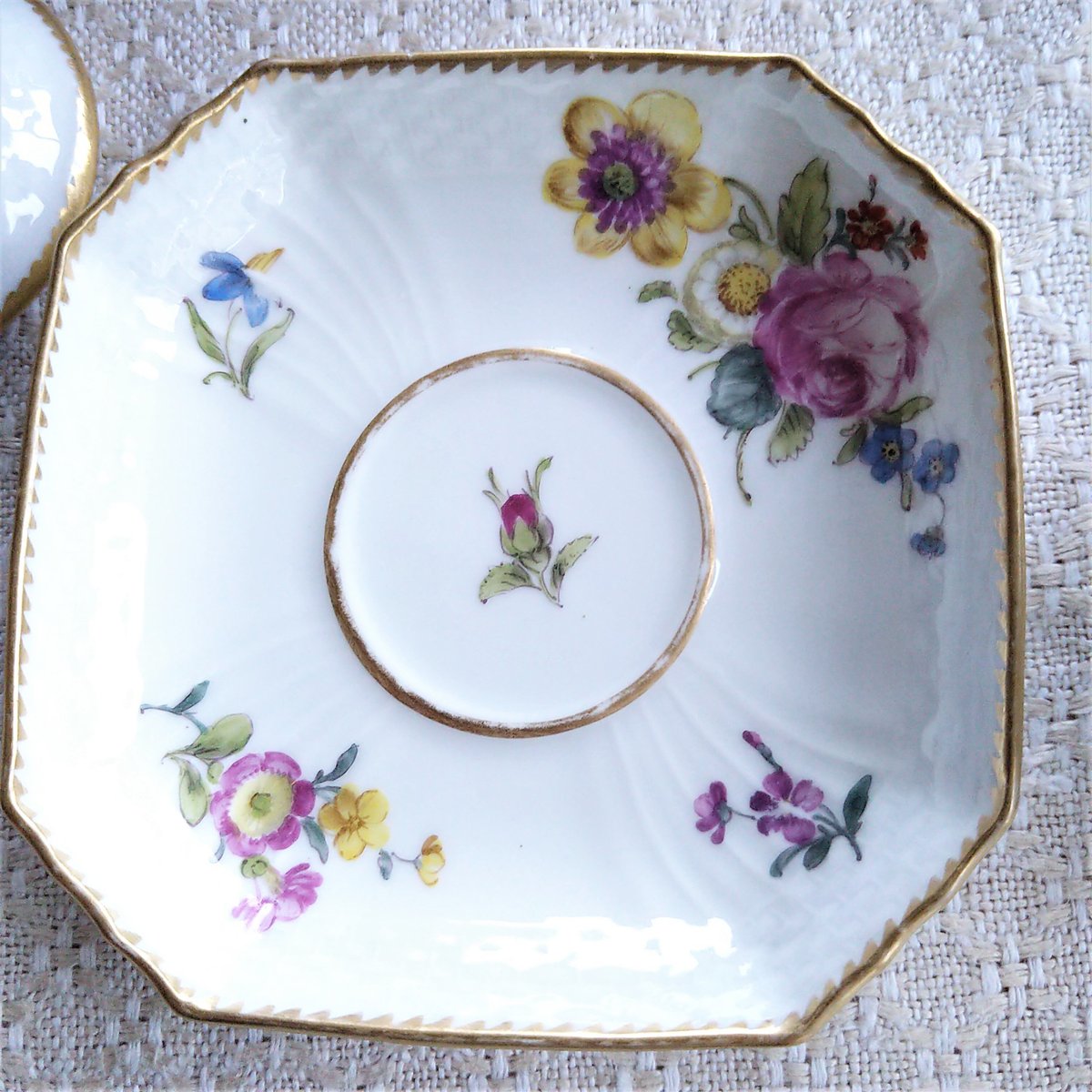 ロイヤルコペンハーゲン　レアな1880年代のサクソンフラワー花瓶！ 1870～1922年RoyalCopenhagenサクソンフラワーのカスタードカップ