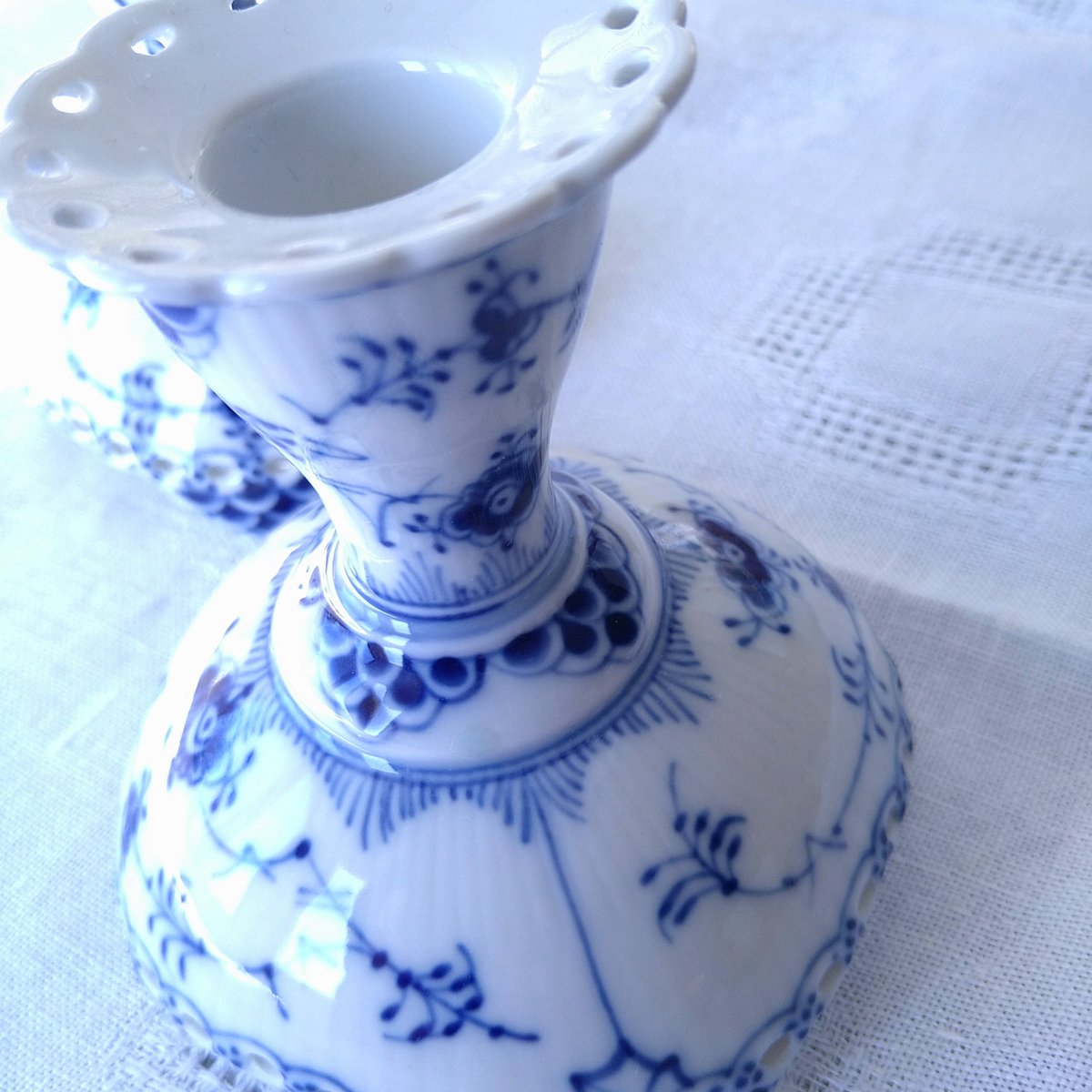 ロイヤルコペンハーゲン ブルーブルーテッド フルレース キャンドルスタンド 1975～1979年のRoyalCopenhagenブルーフルーテッドフルレースの