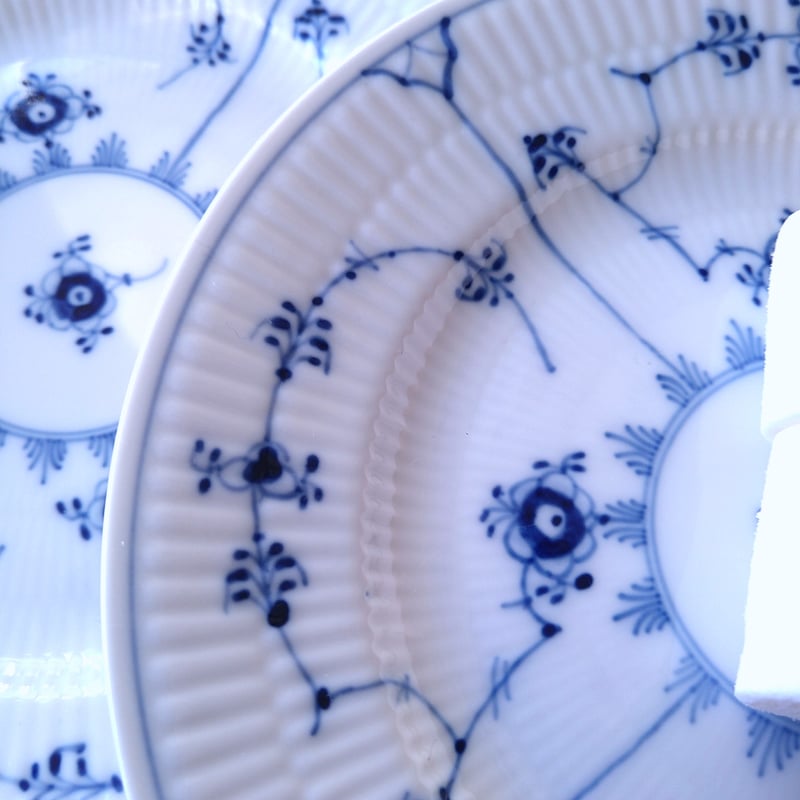 ロイヤルコペンハーゲン インディゴ 廃盤 説明必読願います ROYAL COPENHAGEN（ロイヤルコペンハーゲン） イヤープレート 皿立て