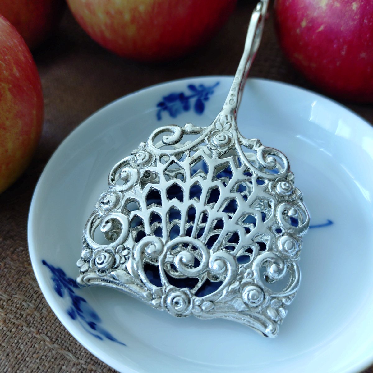 [ミーコさん]スウェーデン JLH 純銀 ケーキ用トング 1957年 - 25g ミーコさん]スウェーデン JLH 純銀 ケーキ用トング 1957年 - 25g