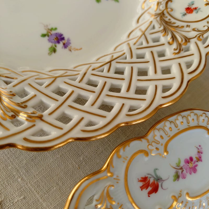 2枚セット1924年以前Meissen色小花のレース金彩プレート直径約21㎝D