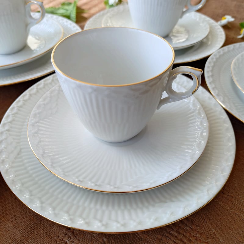 貴重　ロイヤルコペンハーゲン ホワイトフルーテッド　ハーフレースアーカイブトレー ロイヤルコペンハーゲン（Royal Copenhagen） ホワイト