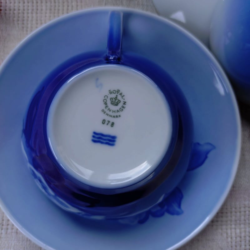 ビングオーグレンダール　クリスマスローズ　３セクションサービングトレイ ビングオーグレンダール クリスマスローズ 3セクション