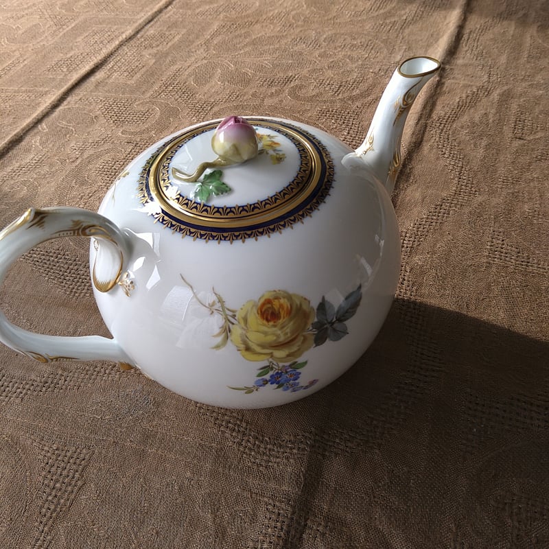 1924~1934年Meissen Akanteのティーポット高さ約16㎝H取手から 1924~1934年Meissen Akanteのティーポット高さ約16㎝H取手から