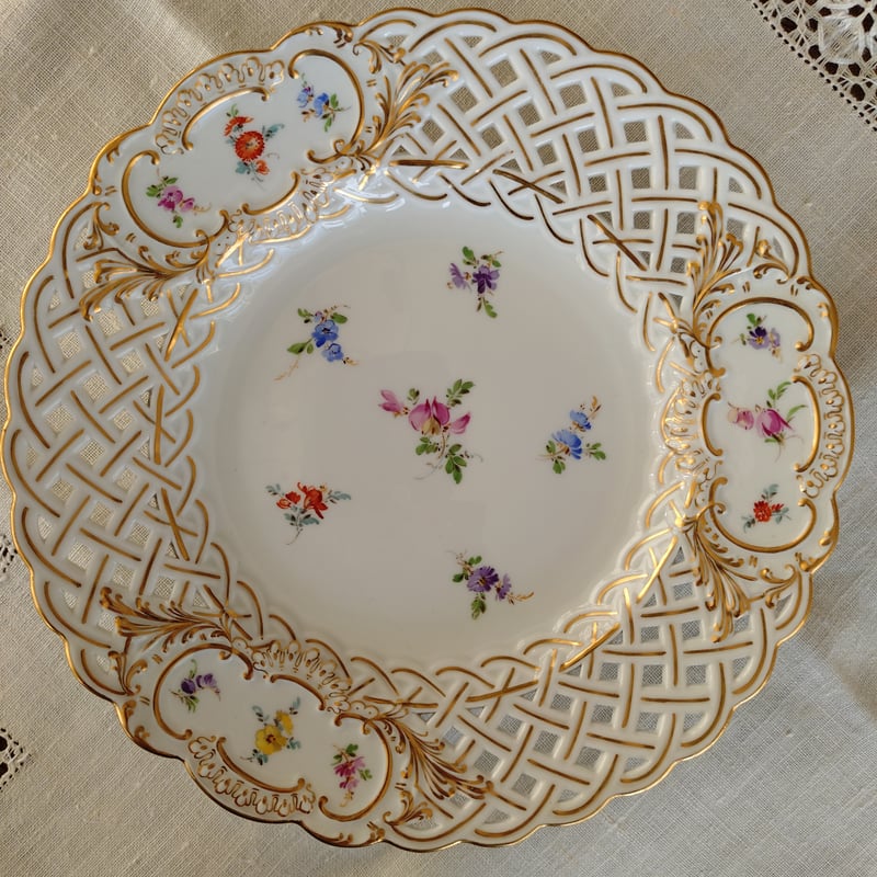2枚セット1924年以前Meissen色小花のレース金彩プレート直径約21㎝D