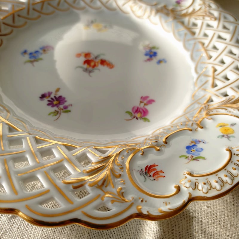 2枚セット1924年以前Meissen色小花のレース金彩プレート直径約21㎝D