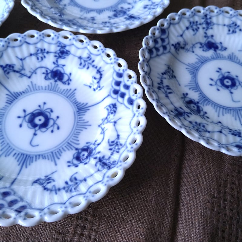 RoyalCopenhagenFullLaceフルレース直径約11㎝型番号1145の小皿/Fu