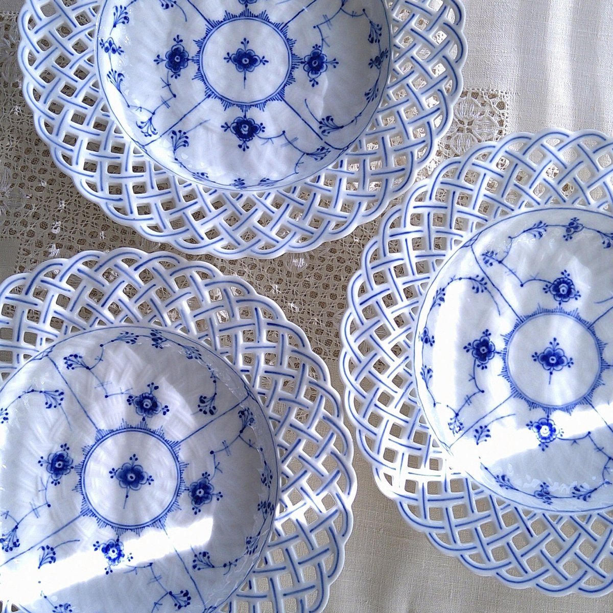 骨董品1889-1922年製；ロイヤルコペンハーゲン，ブルーフルーテッドハーフ