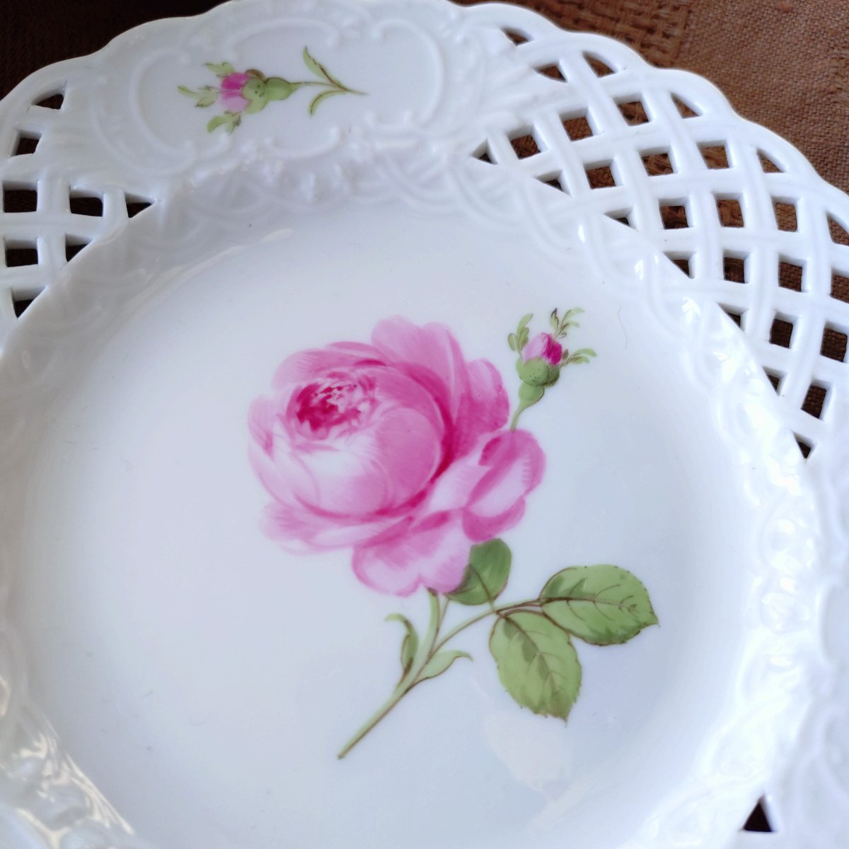 1924年以前MeissenピンクのバラRoteRoseレースのパン皿直径約15㎝D