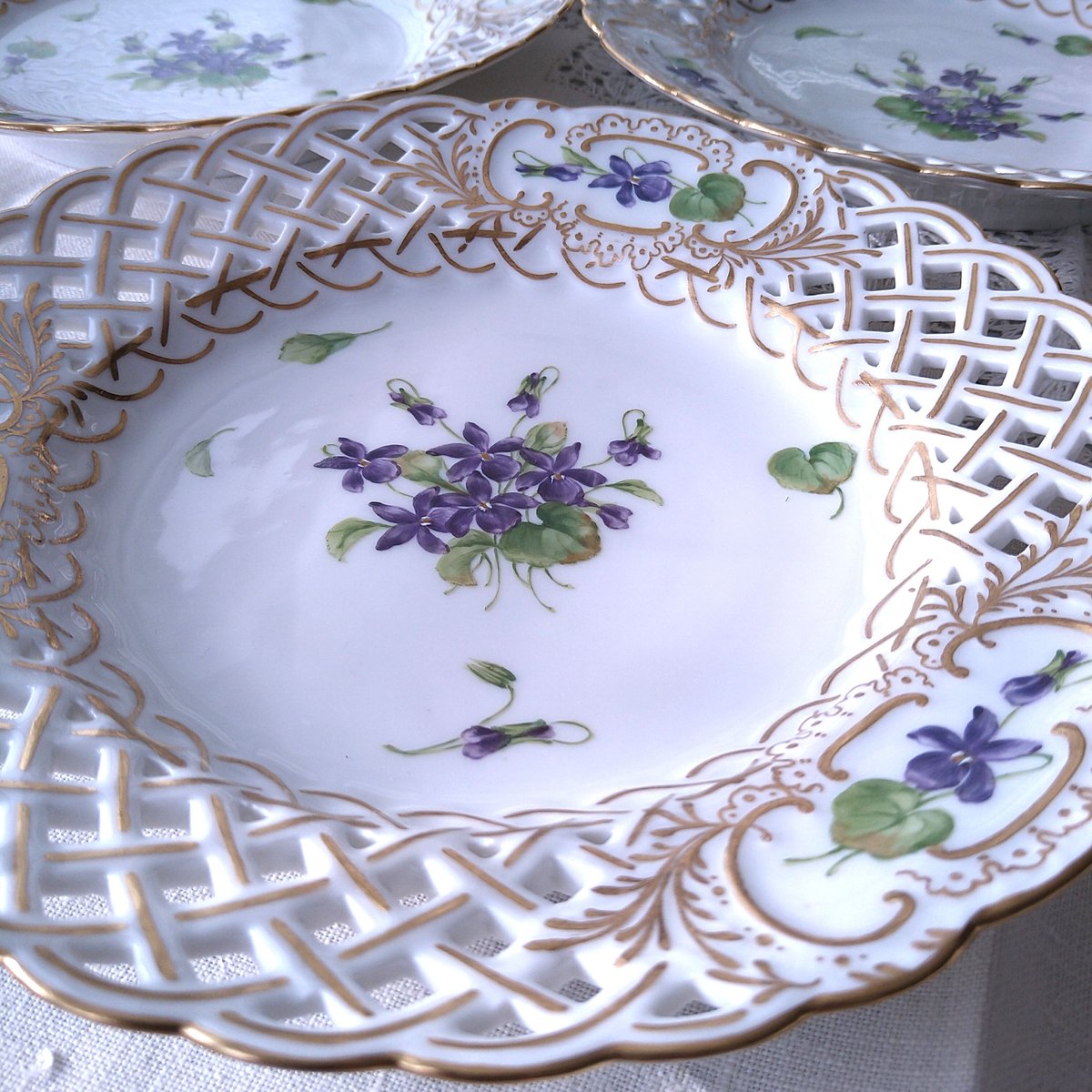 ロイヤルコペンハーゲン スミレの皿 fit=scale-down,w=1200