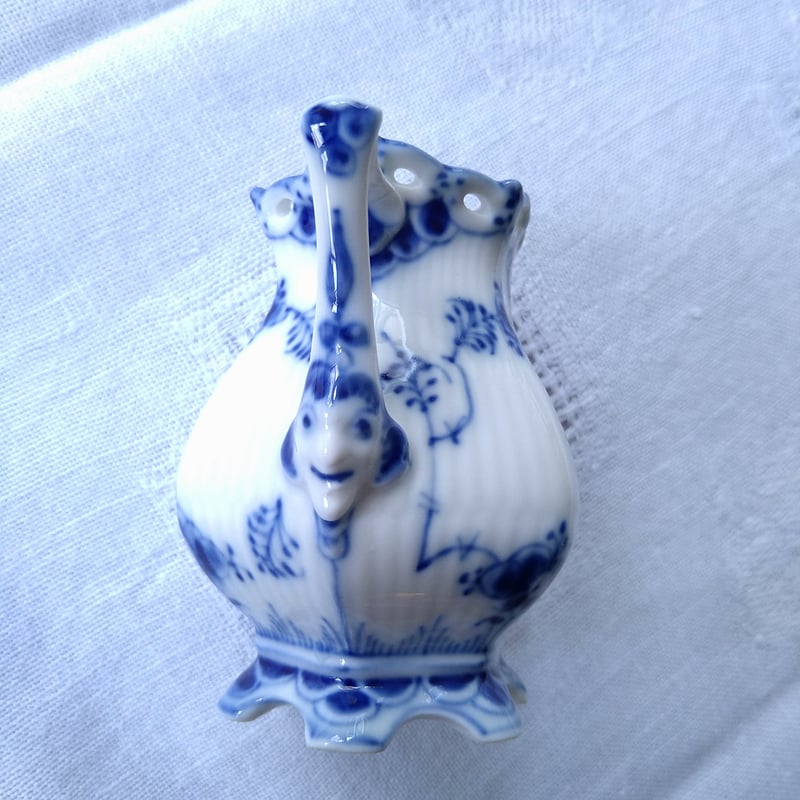 1969～1974年のブルーフルーテッドフルレースのミルクピッチャー高さ