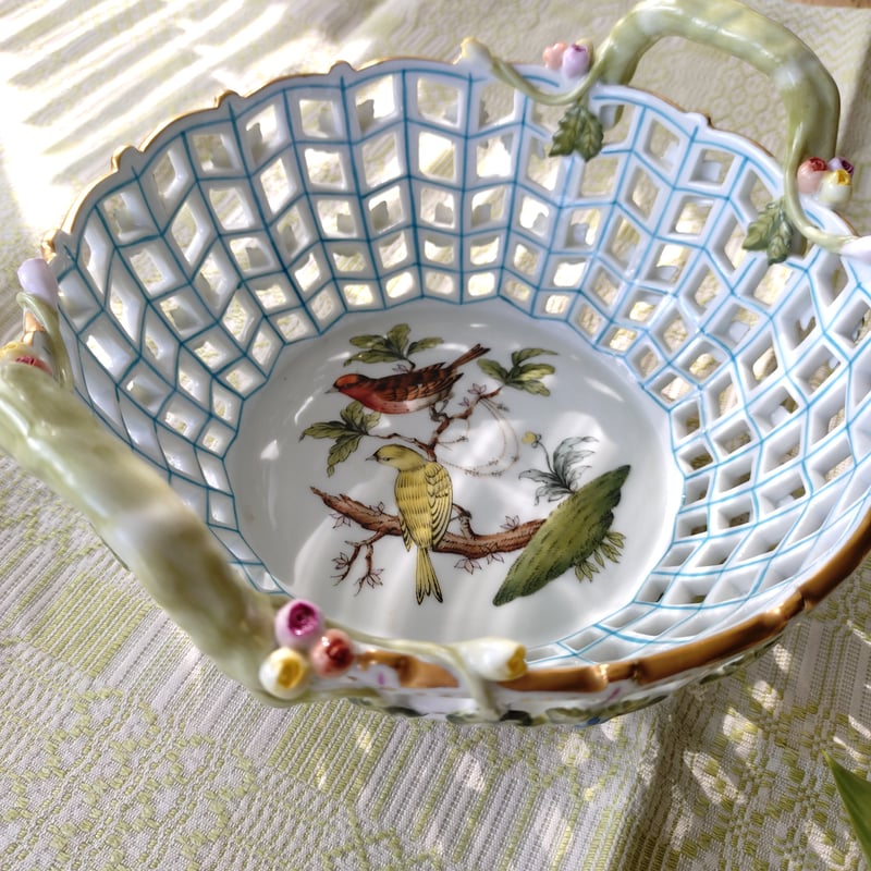 Herendヘレンドロスチャイルドバードの透かしのバスケット直径約