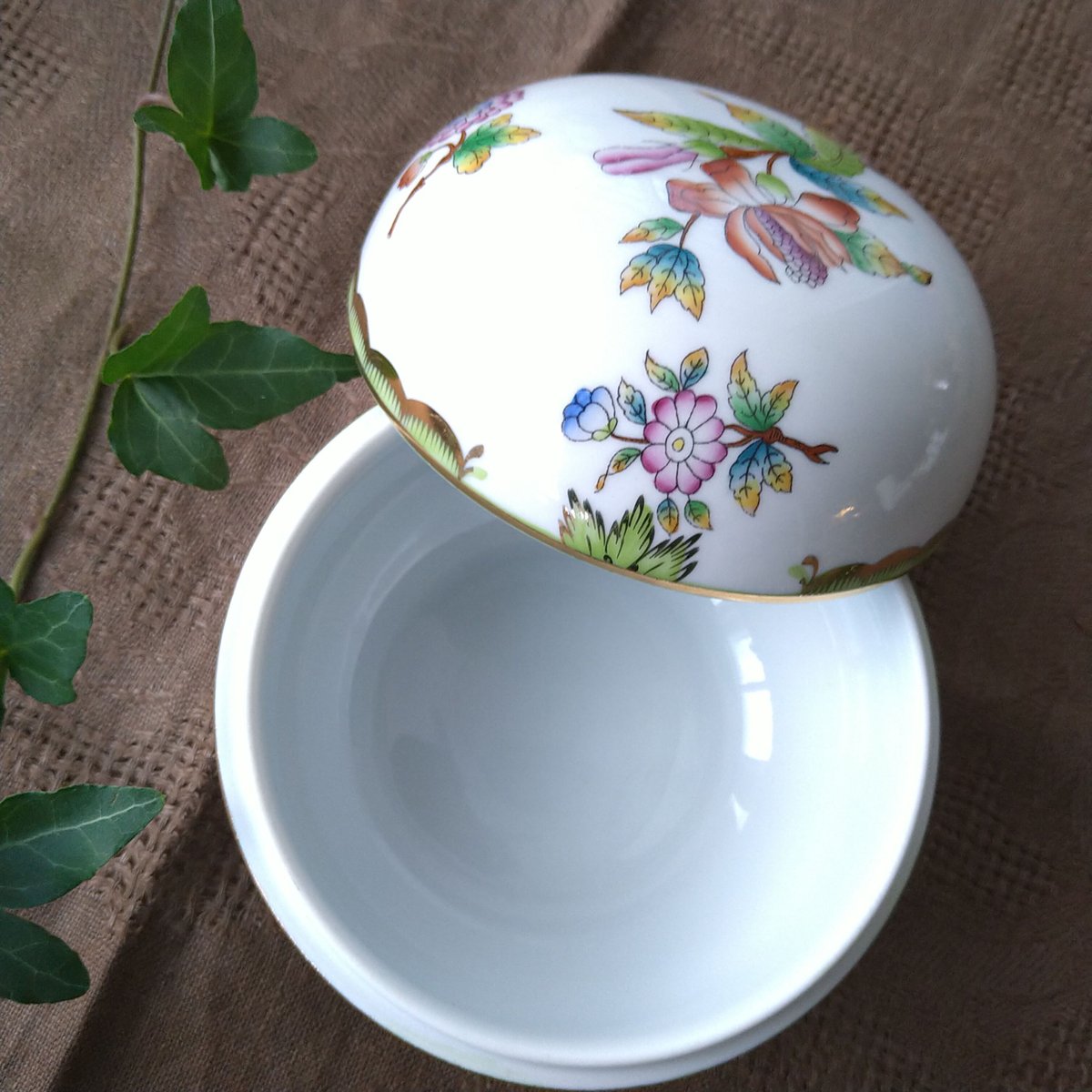 HEREND ヘレンド　ヴィクトリアプラチナ　マンダリンボンボン　小物入れ herend-03-av-06179-21ba_01.jpg