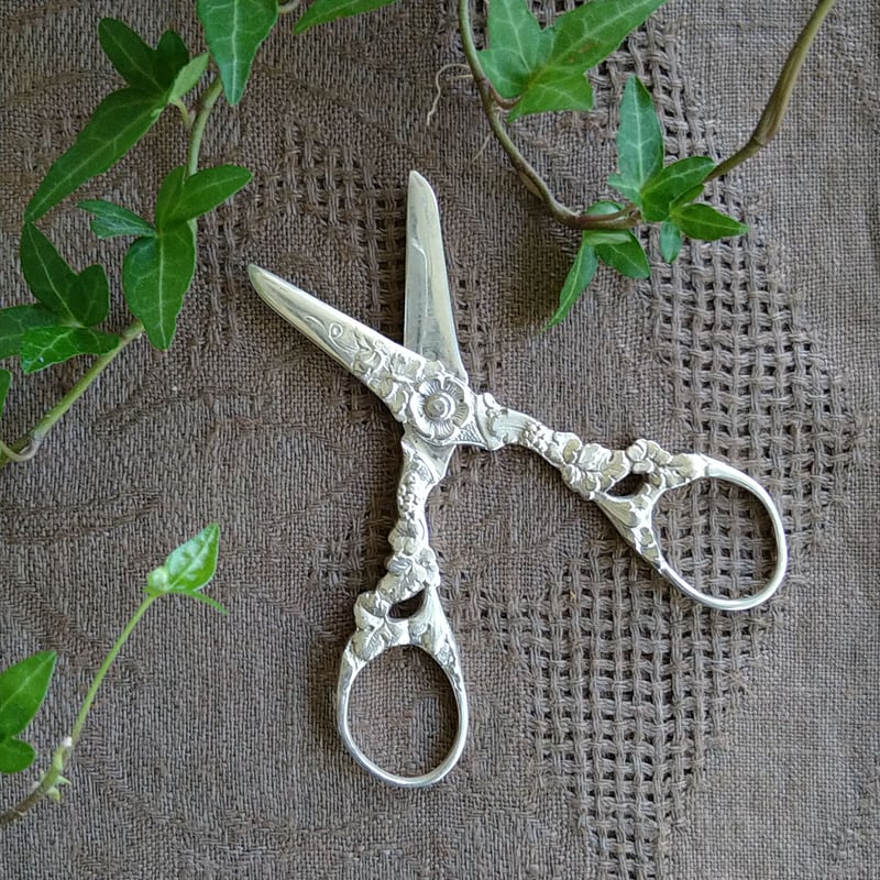 フランス　アンティーク　銀製品　1800年代　ハサミ　k18 フランス アンティーク 銀製品 1800年代 ハサミ k18 フランス