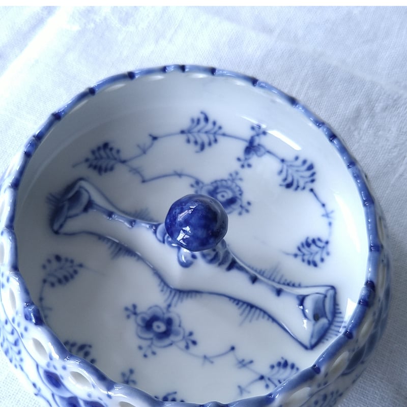 【ロイヤルコペンハーゲン】 アシュトレイ　ブルーフルーテッド フルレース ロイヤルコペンハーゲン（Royal Copenhagen） ブルー