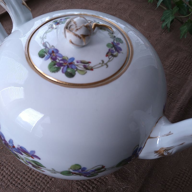 1924～1934年Meissenのスミレのティーポット高さ約15㎝H、容量約1500ml