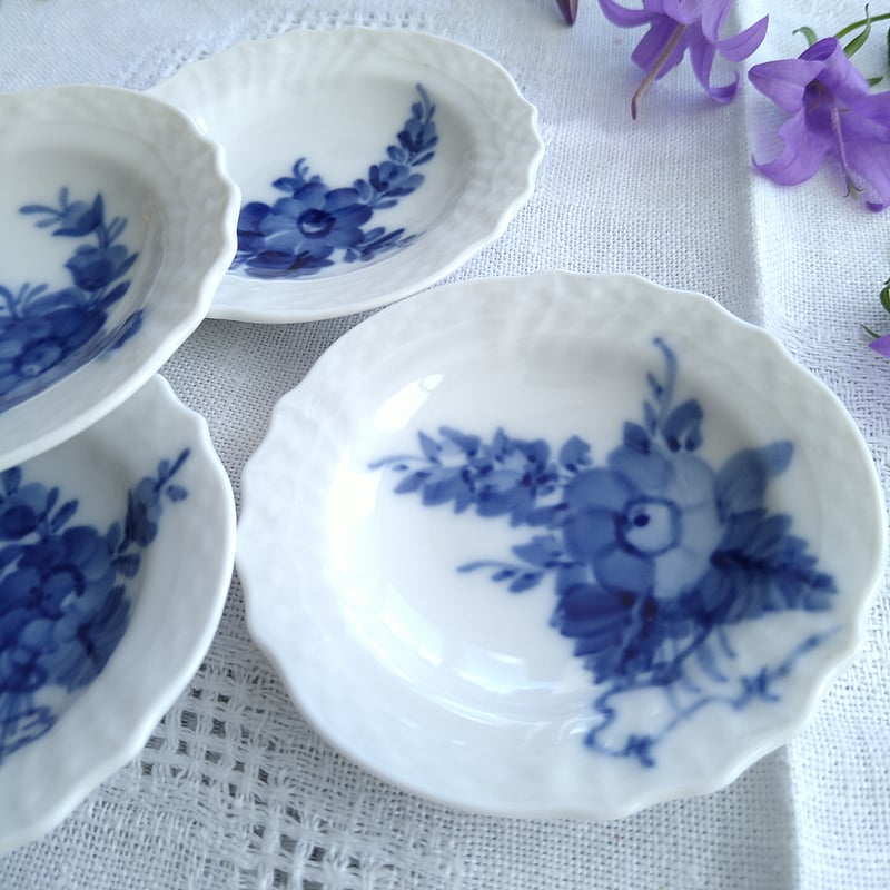 未使用 ロイヤルコペンハーゲン ハーフレース プレイン ブルーフラワー 豆皿 6枚セット1989～1974年RoyalCopenhagenブルーフラワーカーブの