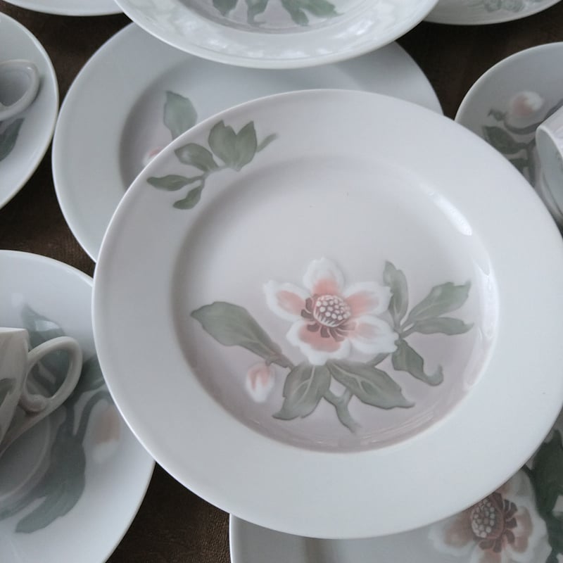 フラワー様【美品】ビングオーグレンダールB&Gクリスマスローズケーキ