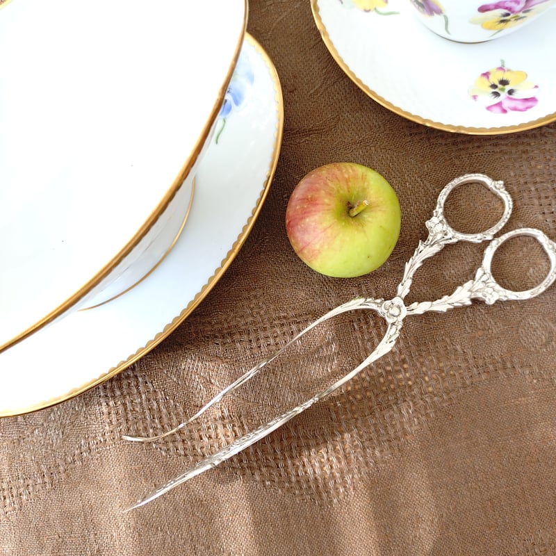 天使のシルバーケーキトングはシルバー830長さ約19.5㎝重さ約67g