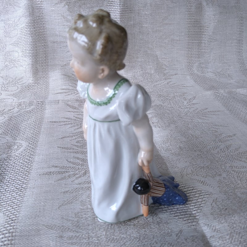 Meissen1905年～1924年/人形を持った女の子/ヘンチェルの子供たち