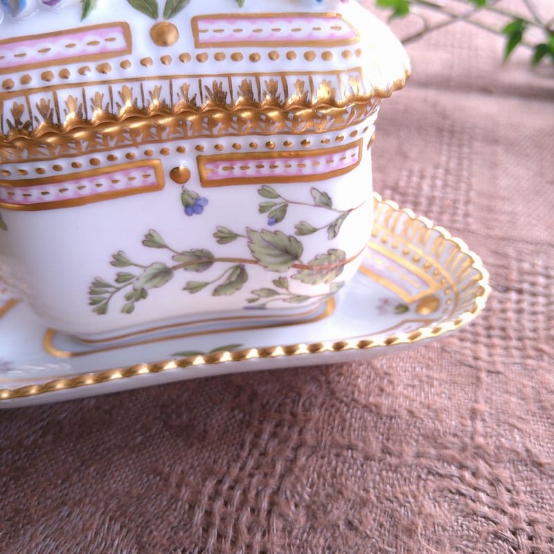 ロイヤルコペンハーゲン フローラダニカ カスタードカップ