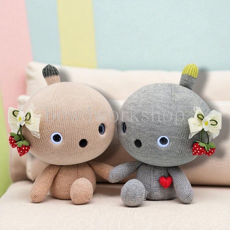 NICOBO（ニコボ）のアクセサリー イチゴ＆リボンブローチ