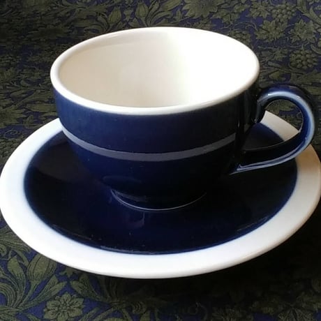 コーヒーカップアンドソーサー