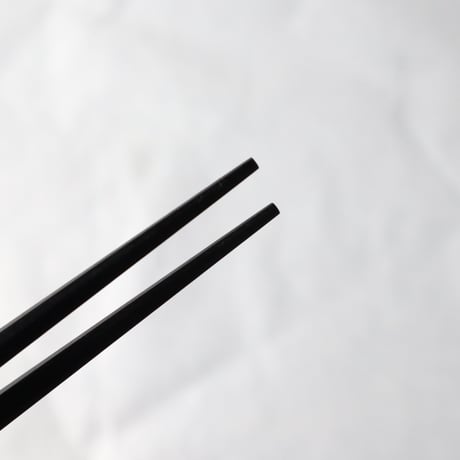 銘木八角箸_黒檀＜漆仕上げ＞_山匠
