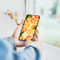 【フルーツリングの果実オレンジ＋数字35】🍊ビタミンカラーで元気チャージ✨爽やかな毎日を彩るスマホ待ち受け画像🌿