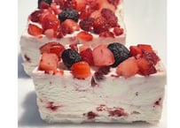 ■Very&Berry /ベリー＆ベリーレアチーズケーキ（パウンド型/5〜6名様分）