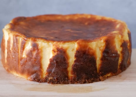 ■Basque cheesecake / バスクチーズケーキ（5号/6〜8名様分）『ゴロっとトロっと』濃厚さと焦げ目とのバランスが絶妙。